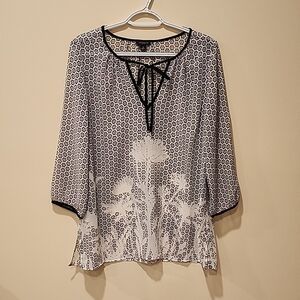 Ann Taylor Black and White Patterned Blouse